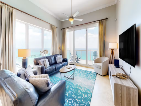 Penthouse Unit with Beach Service